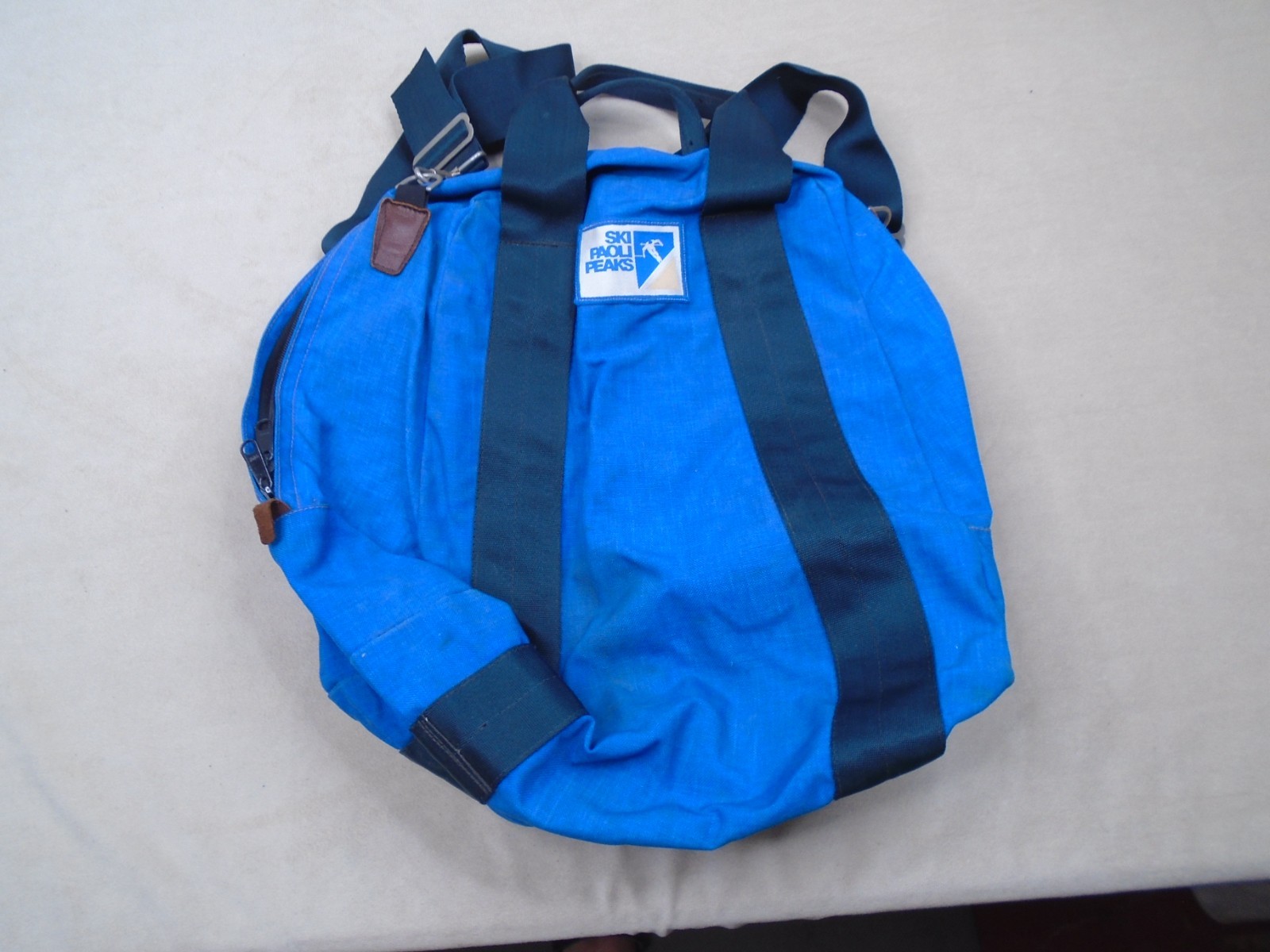 VINTAGE DOLT CALIFORNIA LARGE TRAVEL BAG BLUE RED SIDE POCKET CANVAS RARE
