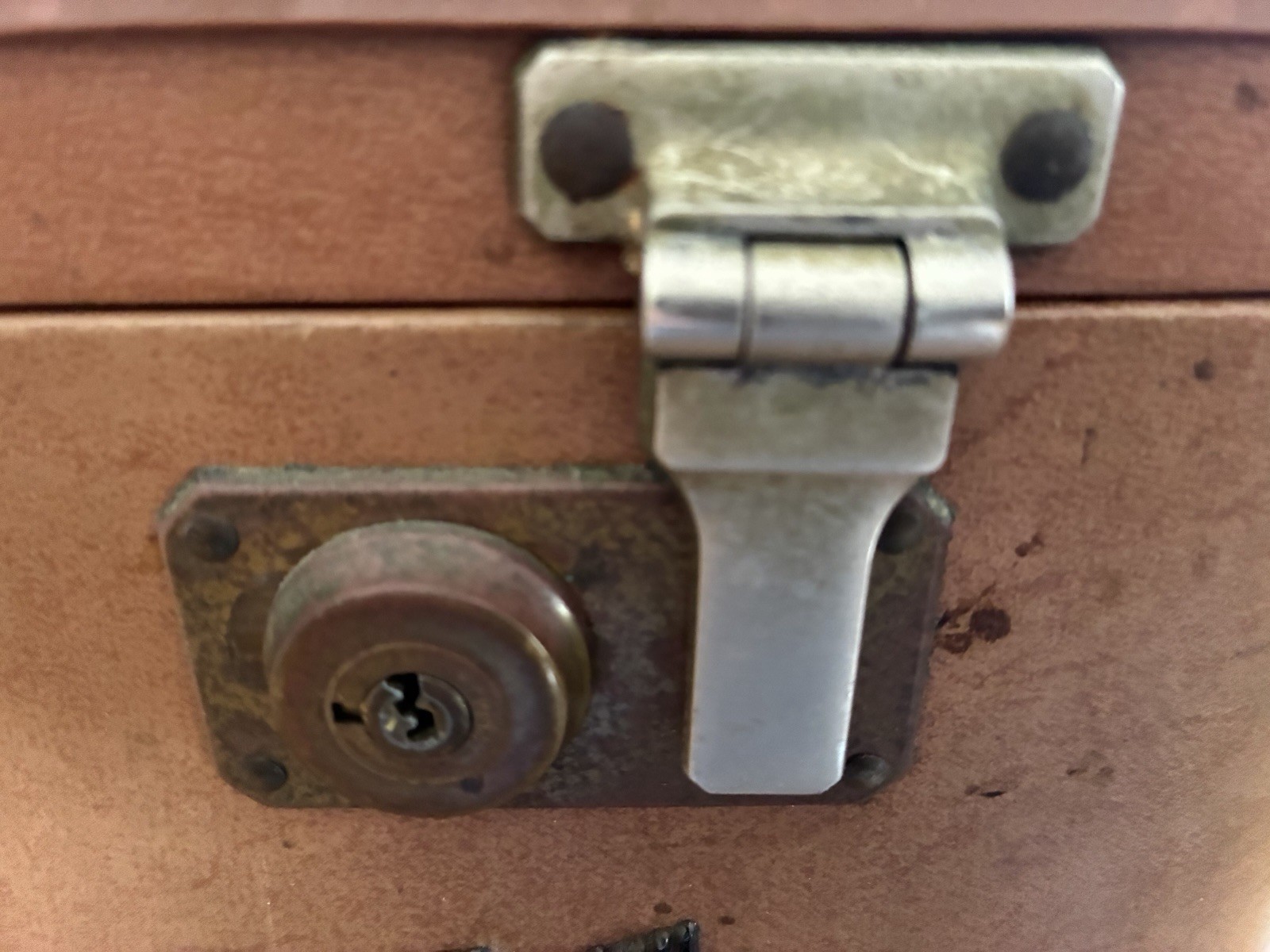 Vintage Skyway Suitcase 50,s Overnight Carry On Hard
