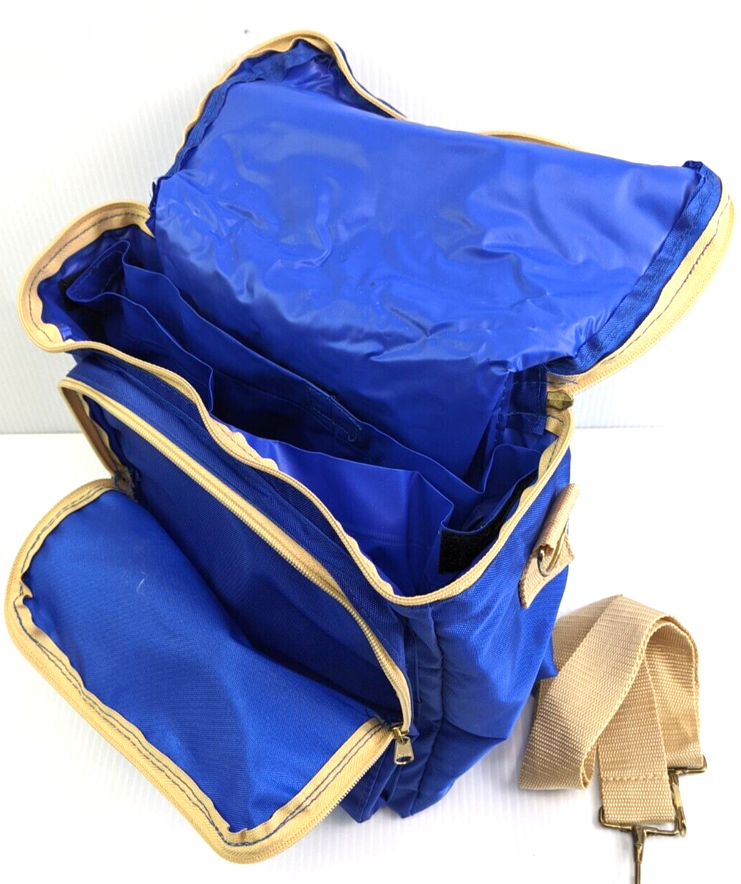 Vintage Carry-on travel bag Mobil Oil logo 1970s Insulated Blue 10″x12″x8″