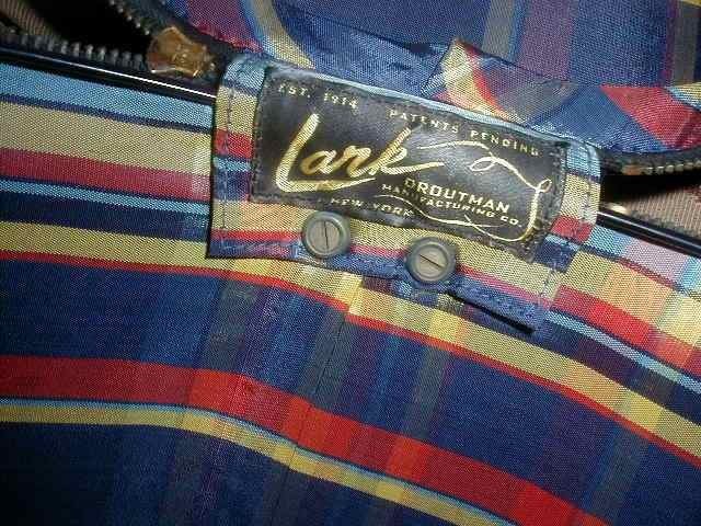 Vintage 1950’s LARK Hat Luggage Train Case Black Patent w Plaid Lining 16″