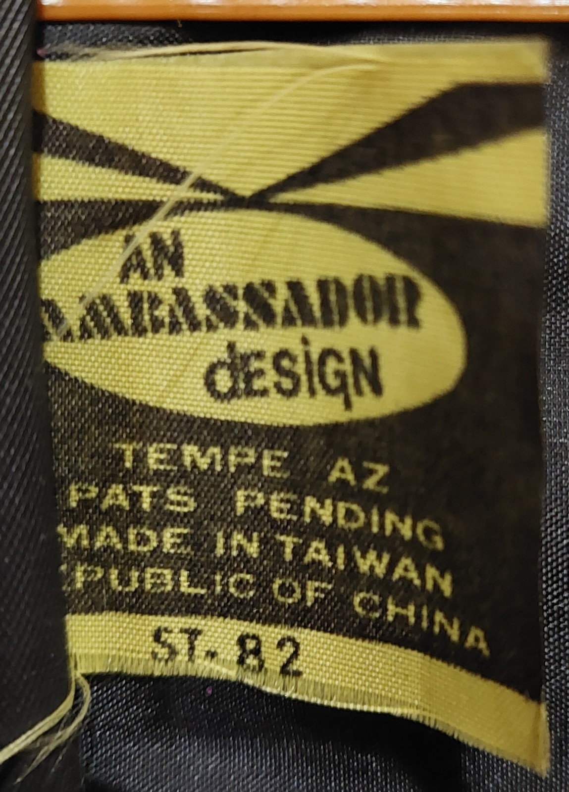 Vintage Suitcase ST-82 An ambassador design 1960’s See Pictures & Description