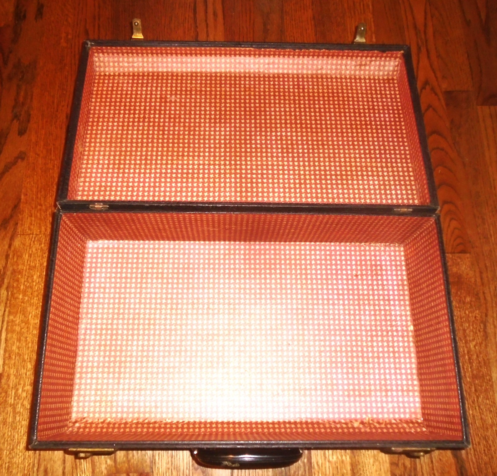 Rare Vintage 21” Suitcase Cardboard Metal Corners Bakelite Handle Locks Work
