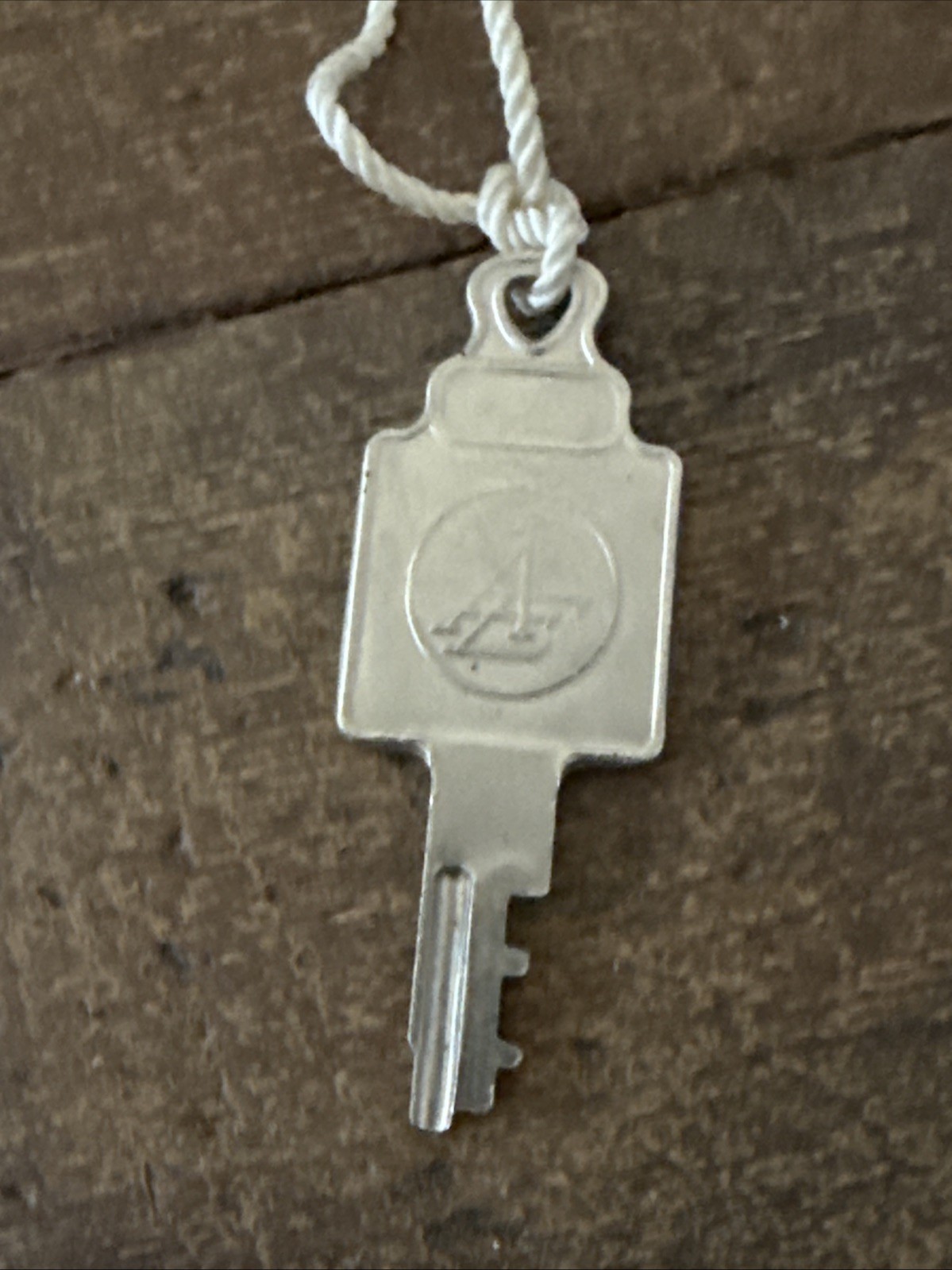 Amelia Earhart Suitcase Luggage Key 2086 Vintage 2 1/8 Inch Single Key