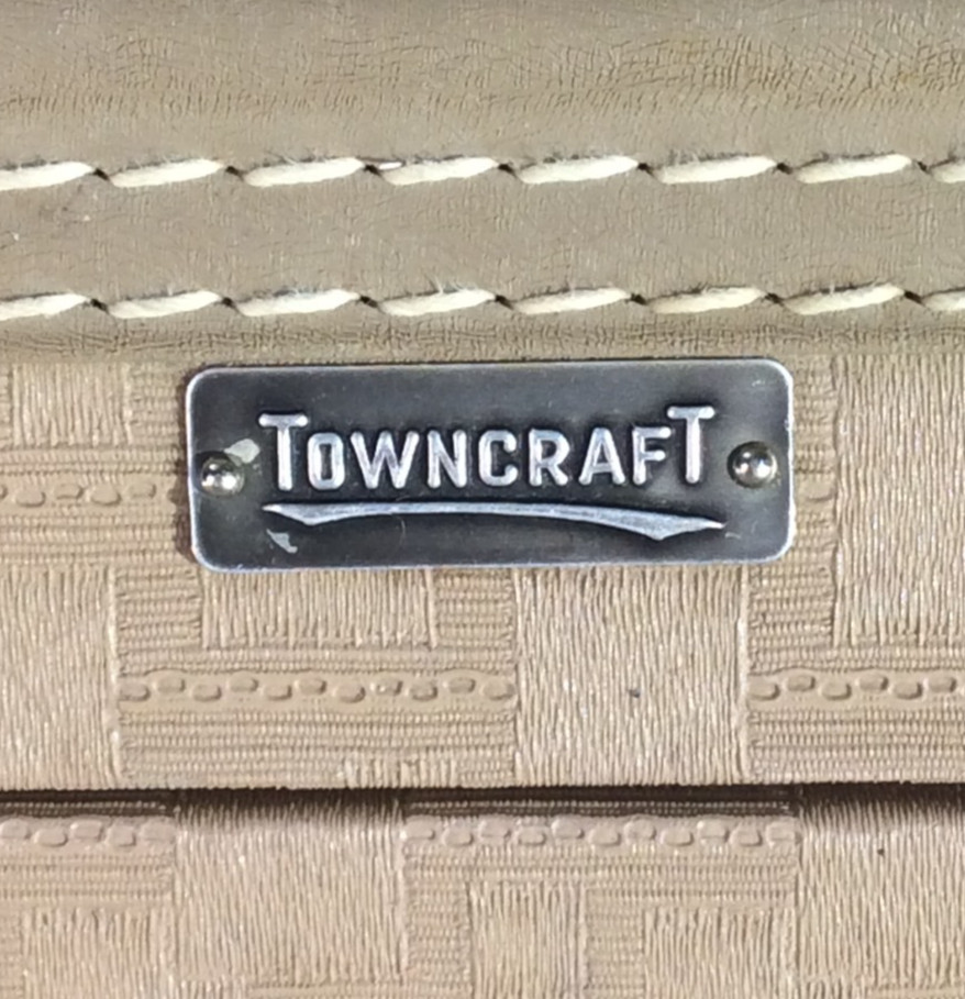 Vintage Towncraft suit/train case by JCPenney – euc w/ key
