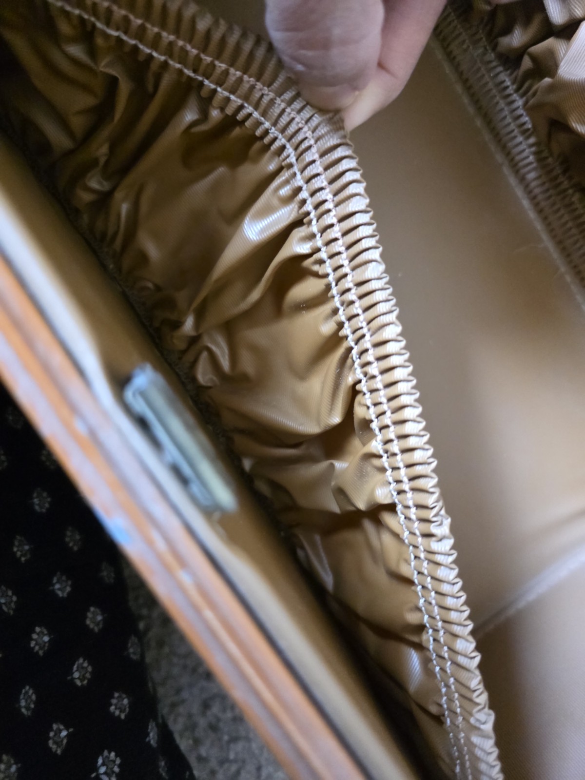 Vintage Samsonite Train Luggage W/Key Style 4612