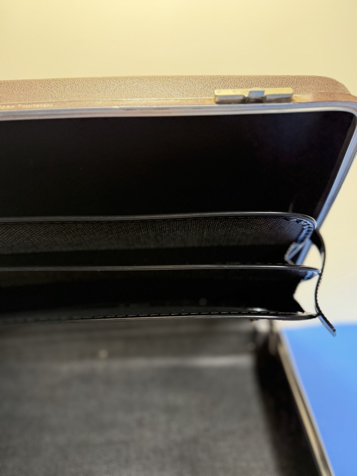 Vintage American Tourister Hard-Shell Briefcase Attache Case Brown – No Key