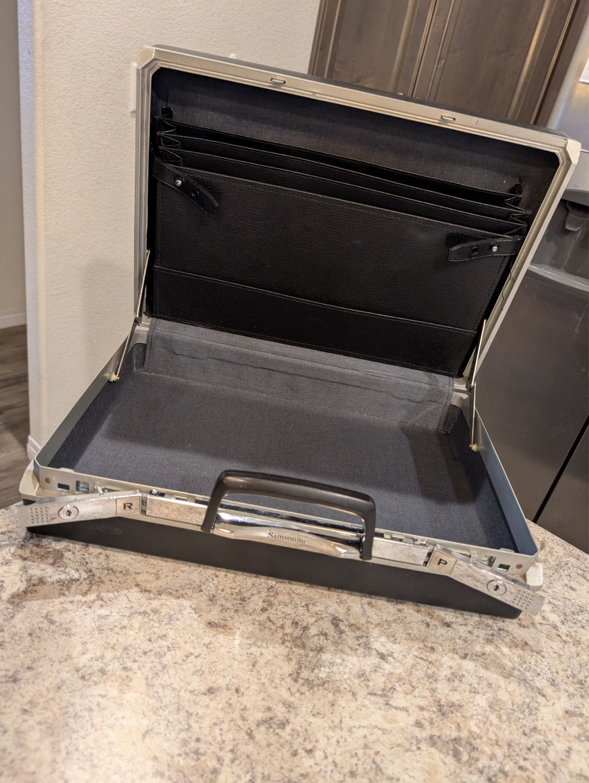 VTG Samsonite Hardshell Attache Briefcase Black