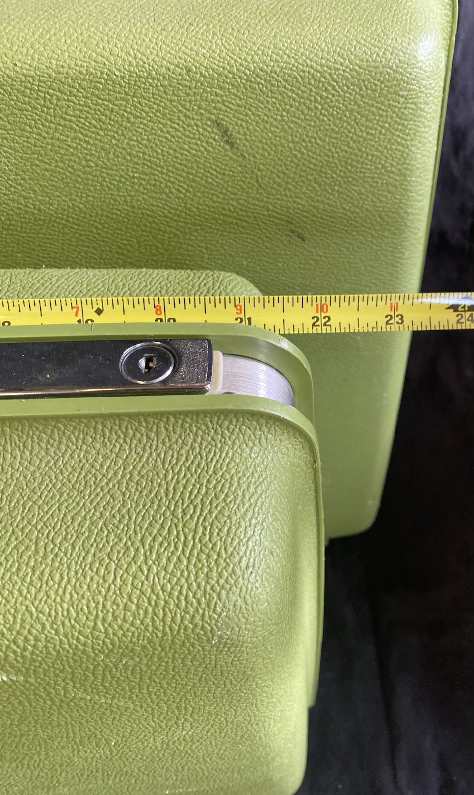 VTG Pair of Samsonite Saturn Avocado Lime Green Hard Shell 24” and 22″ Suitcases