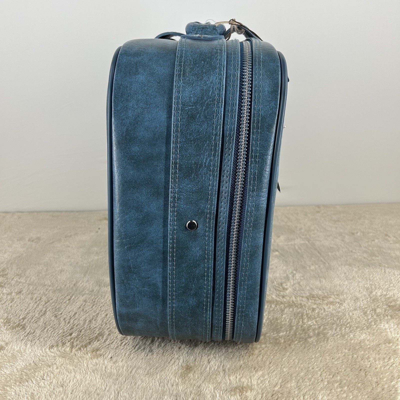 Vintage World Traveler Blue Carry On Suitcase Retro Luggage w Tags