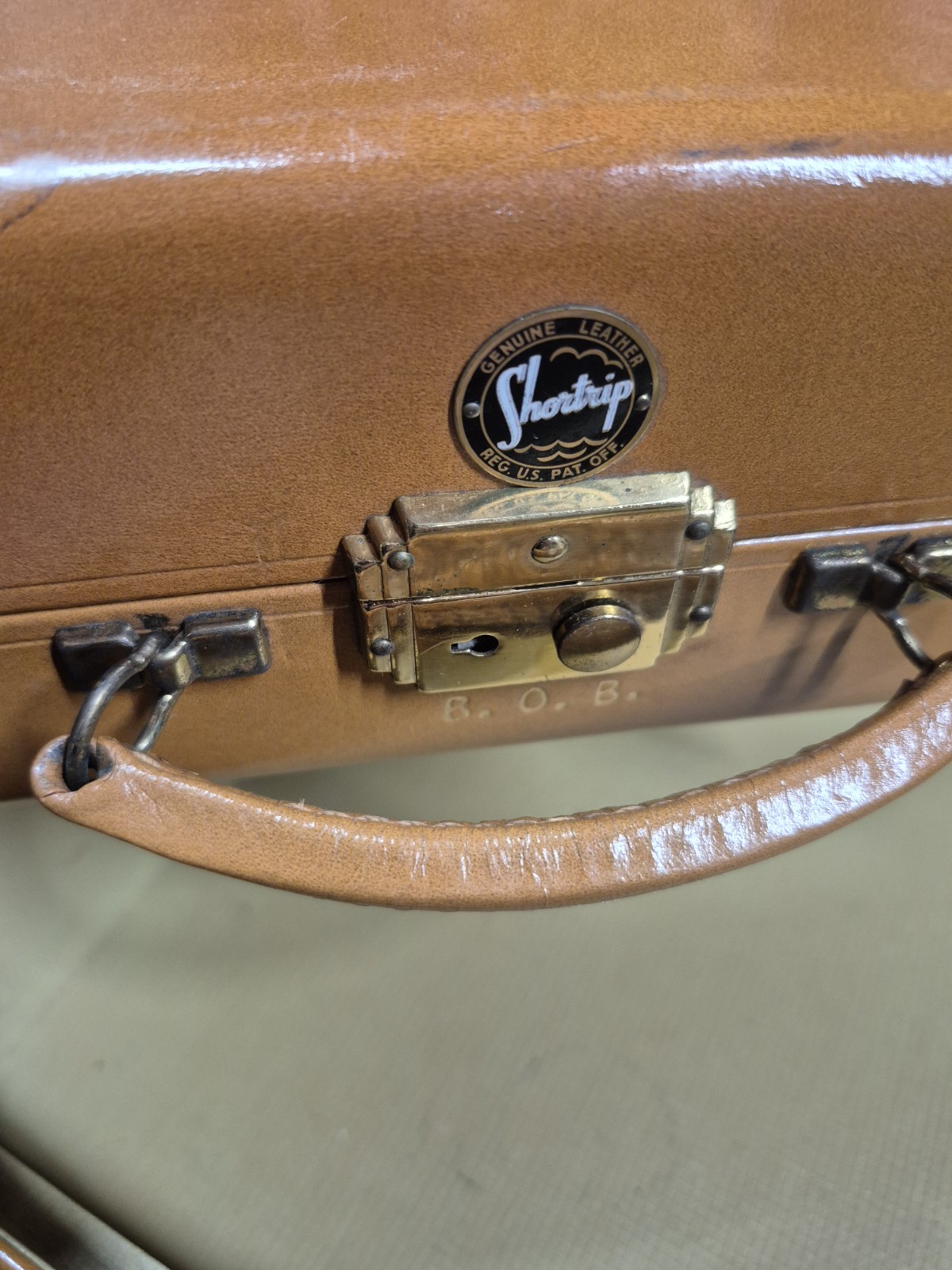 Vintage Short Trip Genuine Leather Train Vanity Cosmetic Travel Case Key Bottles