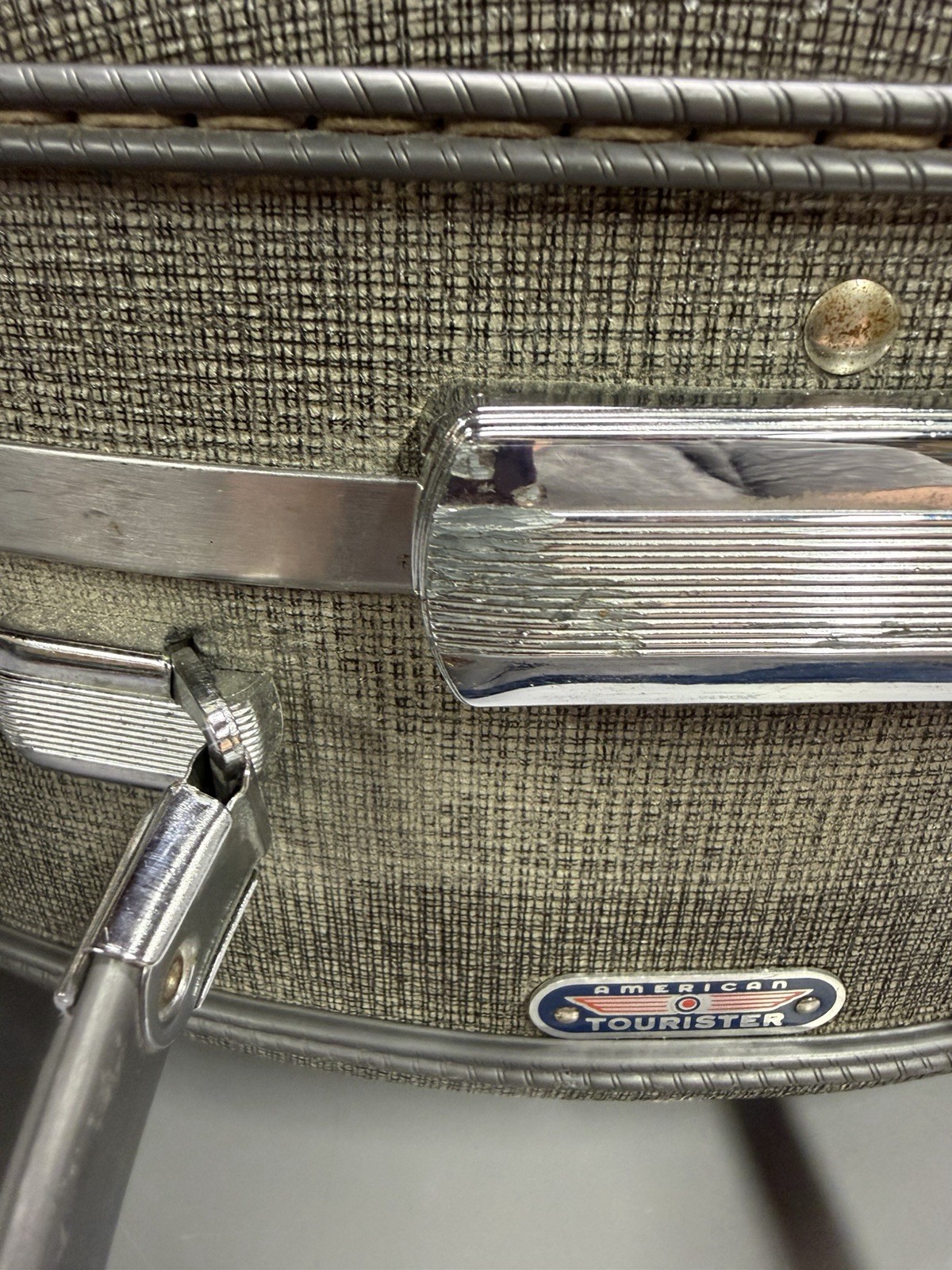 VTG American Tourister Tiara Round Travel Luggage Hat Suitcase Gray Tweed 19”