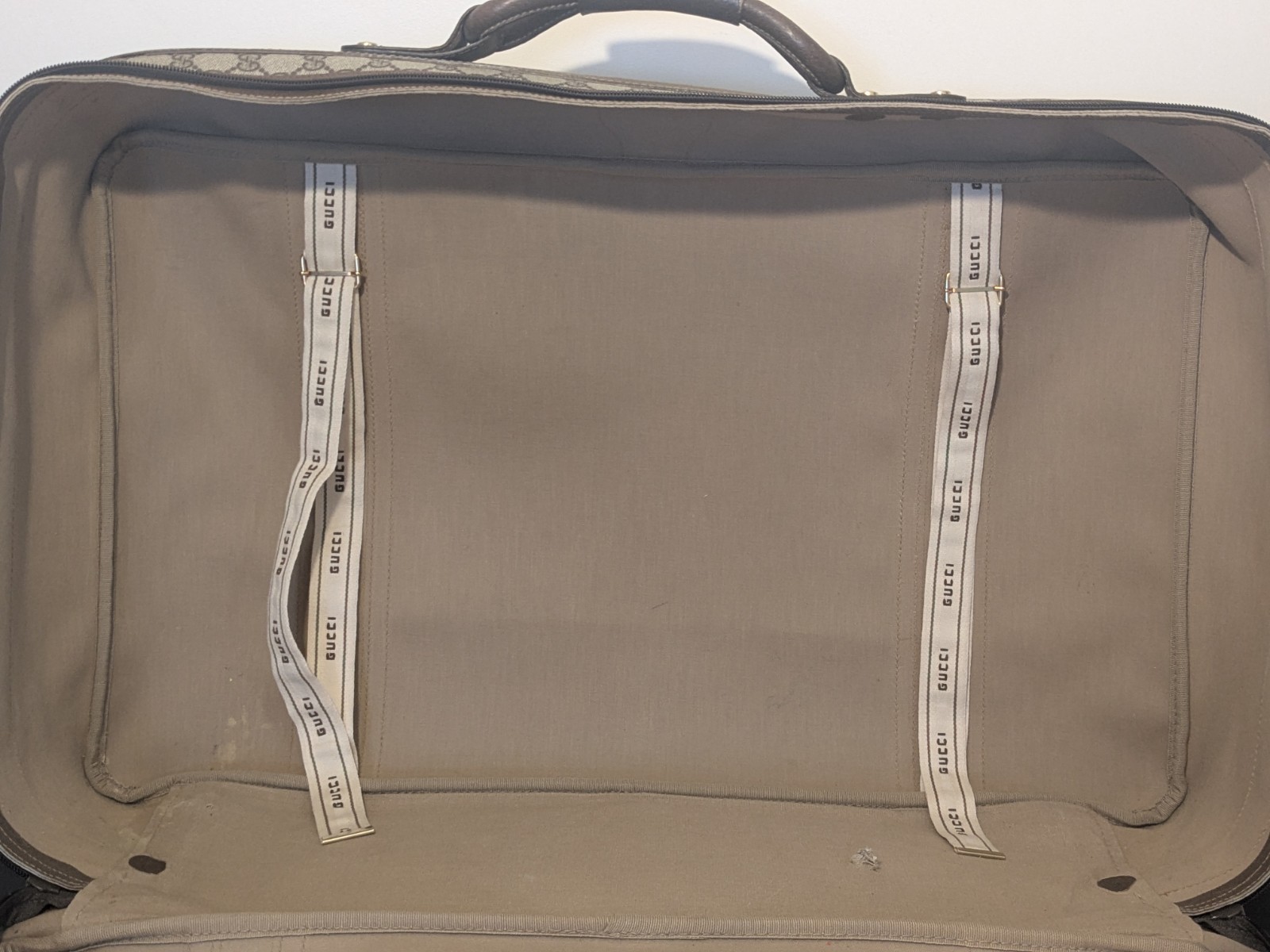 Gucci GG Supreme Logo AUTHENTIC Vintage Suitcase Trunk Travel Luggage WITH COA
