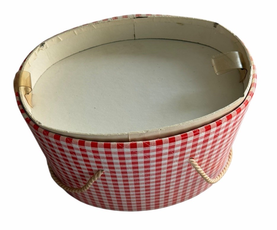 Vintage MODEL HOME Henry Enrich Quilted Red White Oval Box Closet Accessories