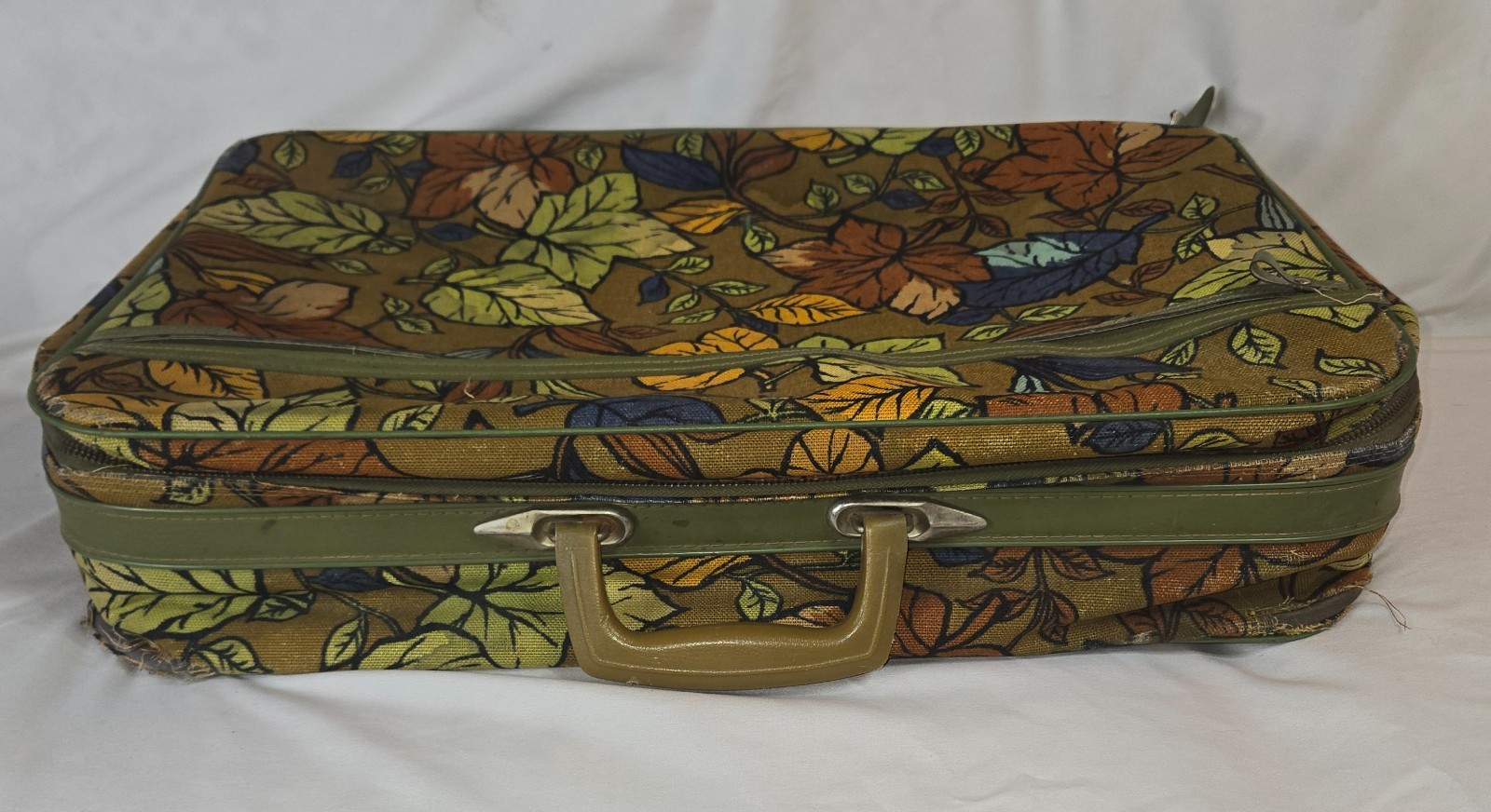 Bantam Travelware Luggage Suitcase Floral Fabric 21″ x 14″ x 6″