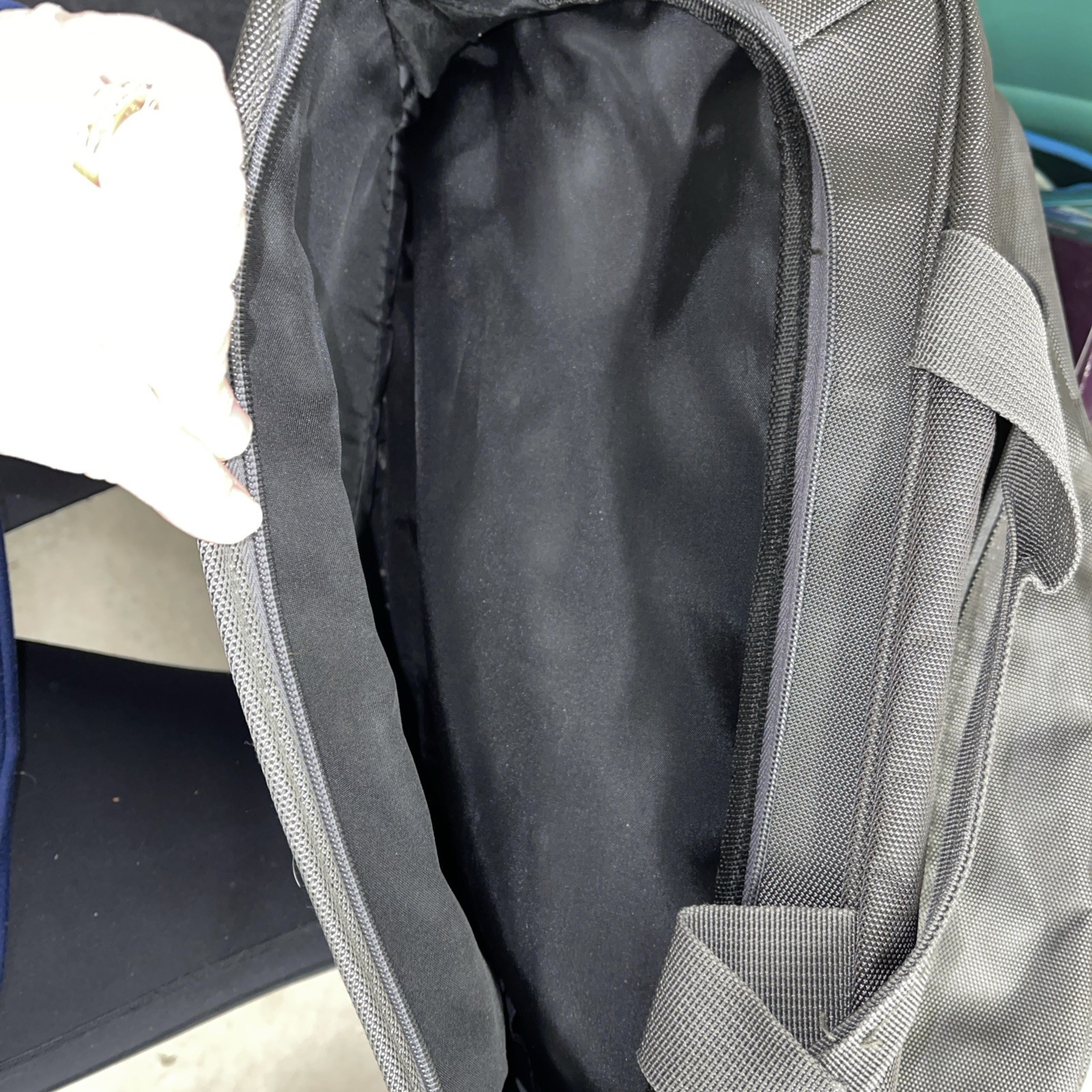 Distinction Carry On Luggage / Overnight Bag Green Olive