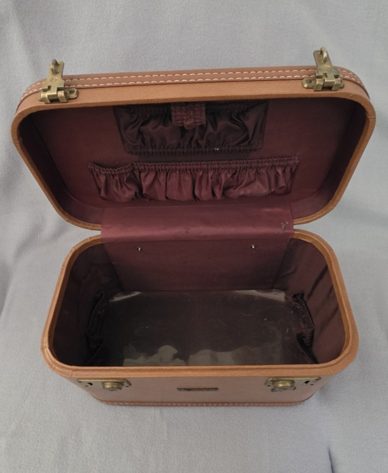 Vintage Skyway Suitcase 50’s Overnight Carry On Hard Case