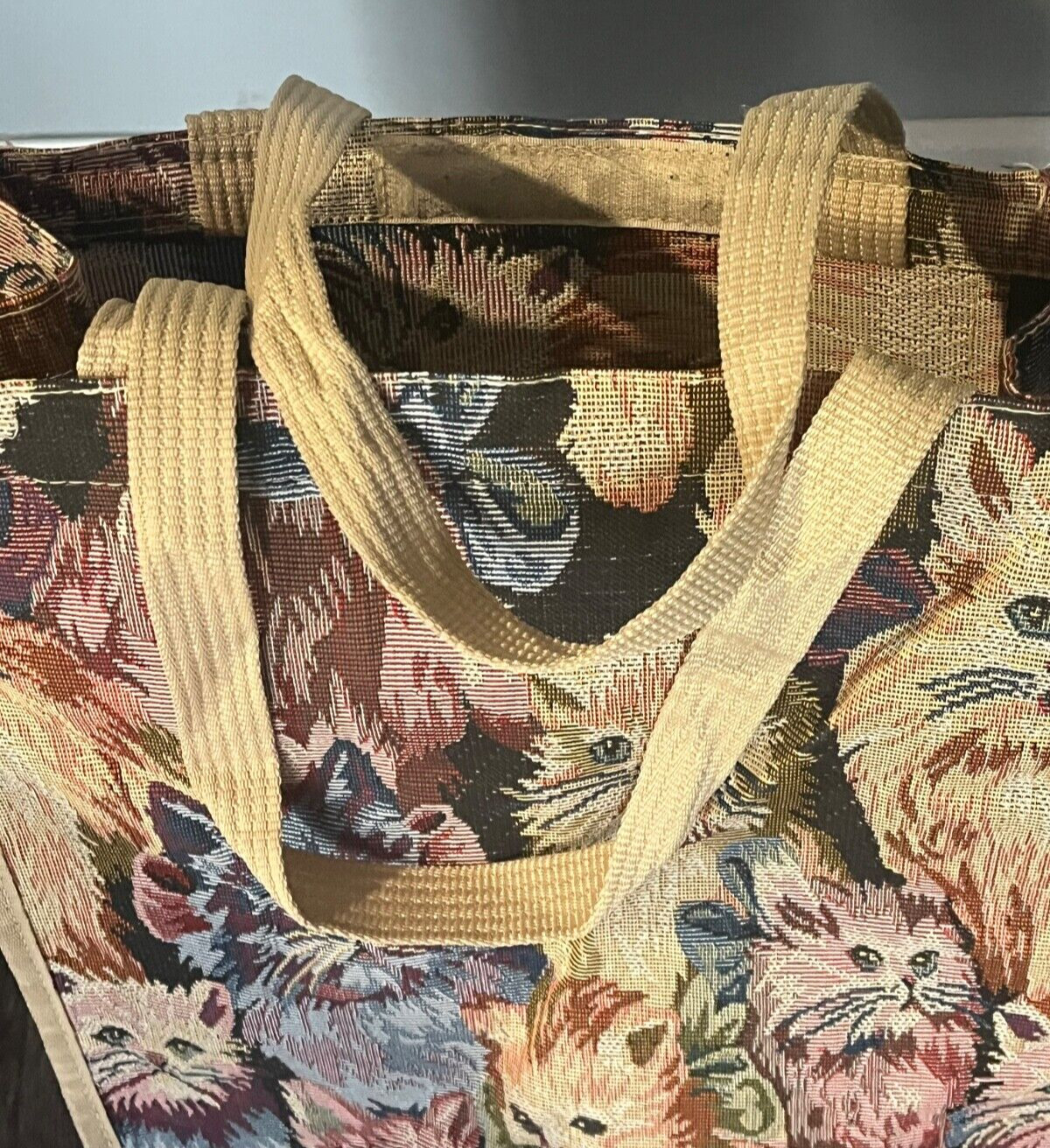 Cats-Tapestry Rolling Travel Shopping Bag Handles 22″x13″ SEE DESCRIPTION A01848