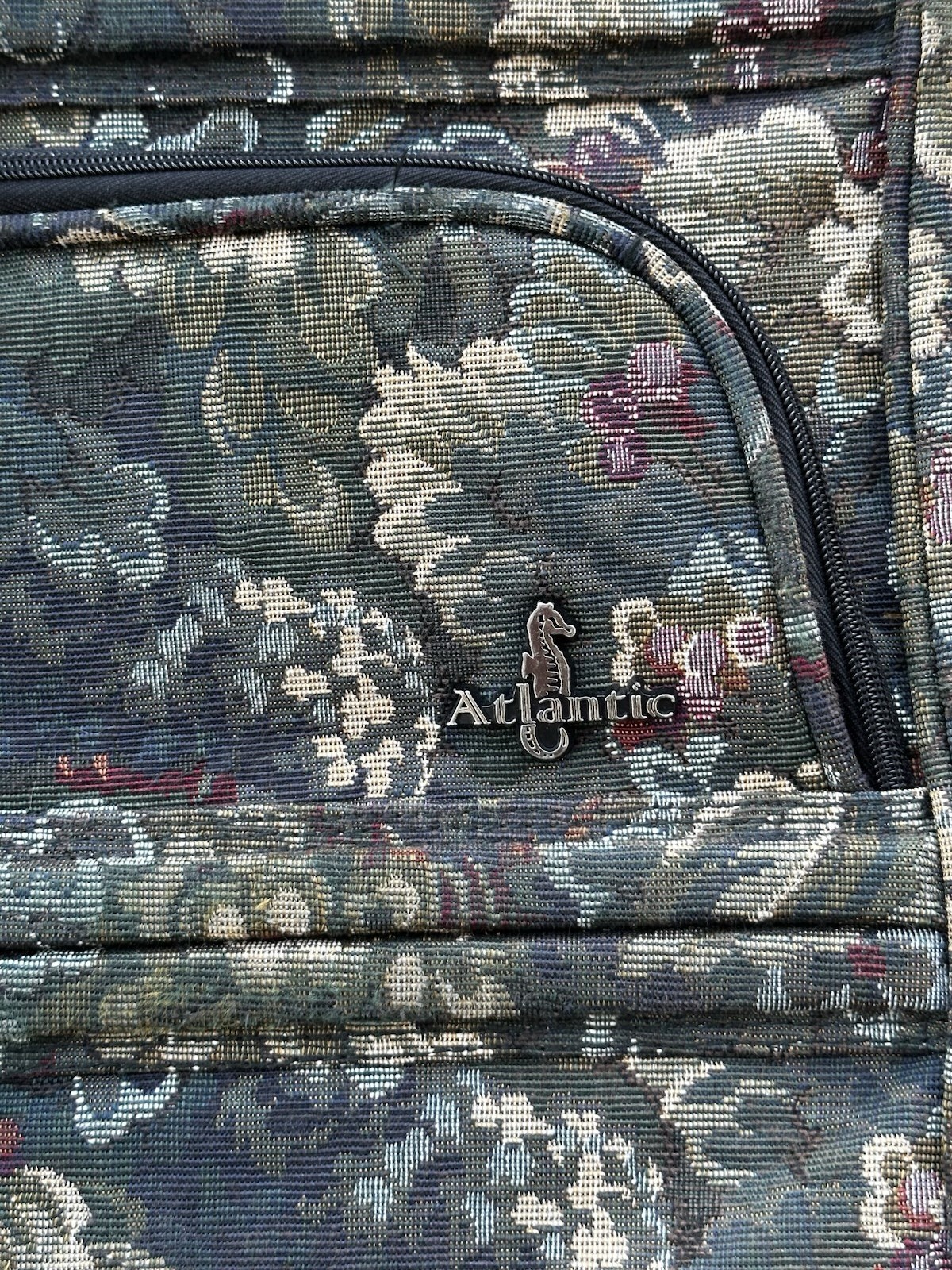 Vintage Atlantic Tapestry Luggage Floral Pattern w/ Wheels 🌺💼