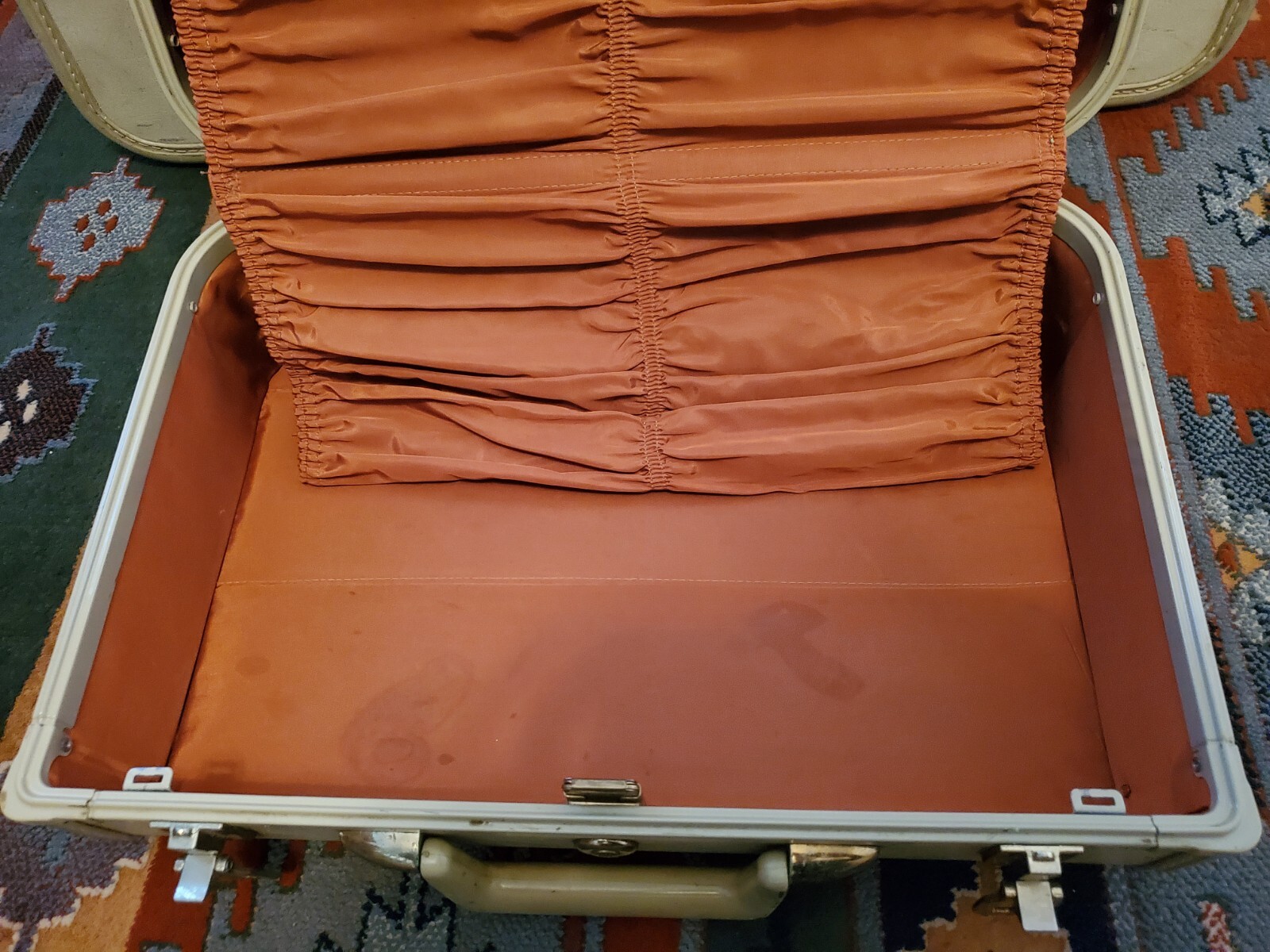 J.C. Higgins Sears Ladies 2 Piece Luggage Set Vintage 1950s White