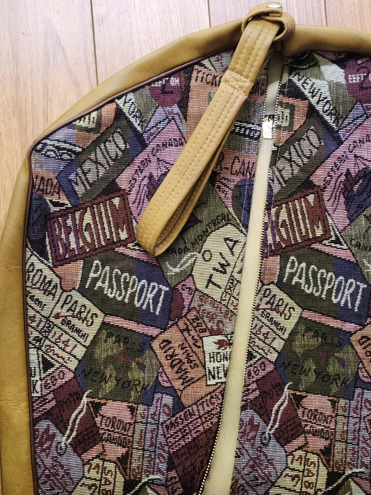 Vintage Beautiful 70s Tapestry Around The World Brown Faux Leather Garmet Bag