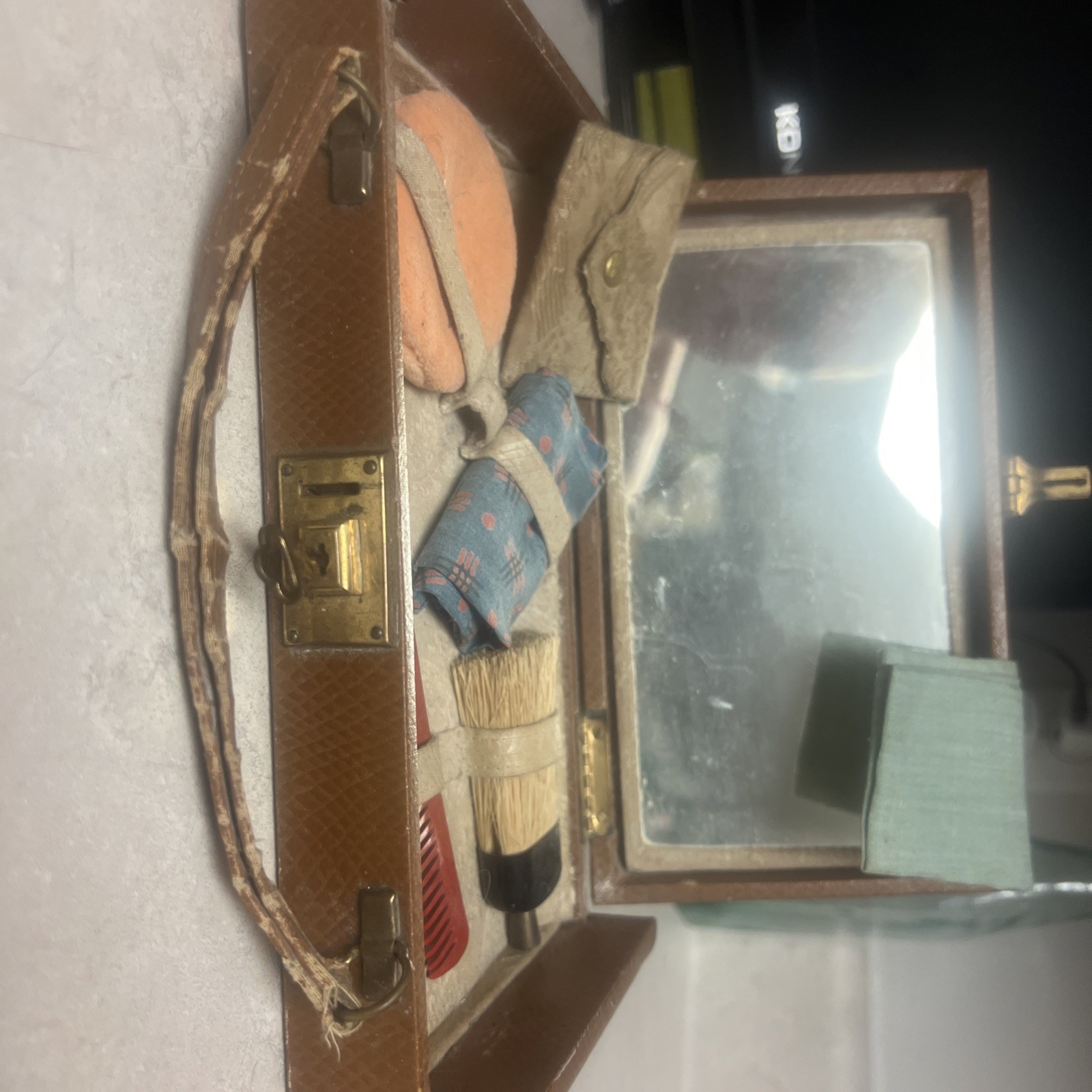 Vintage Traveling Case With Key