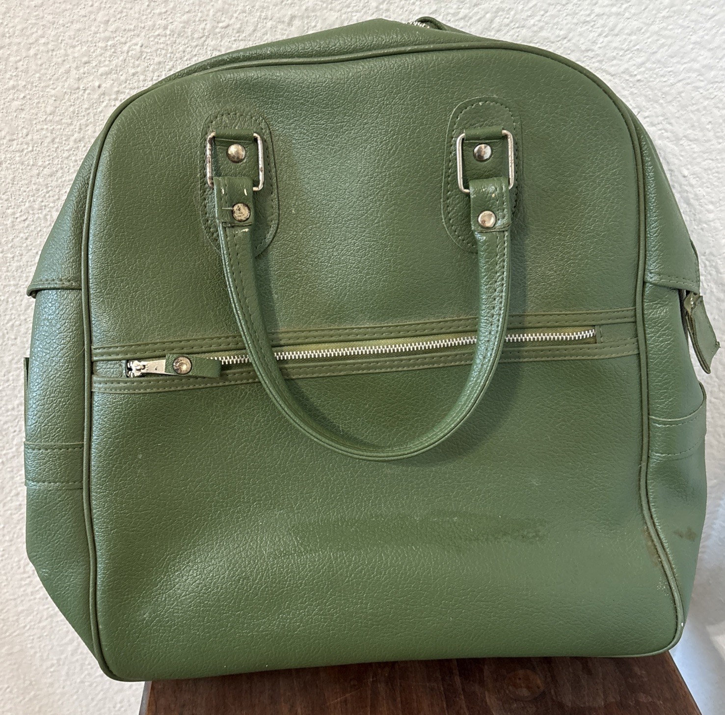 Vintage 70s Avocado Green Overnight Bag Travel Carry On No Key Made In Korea