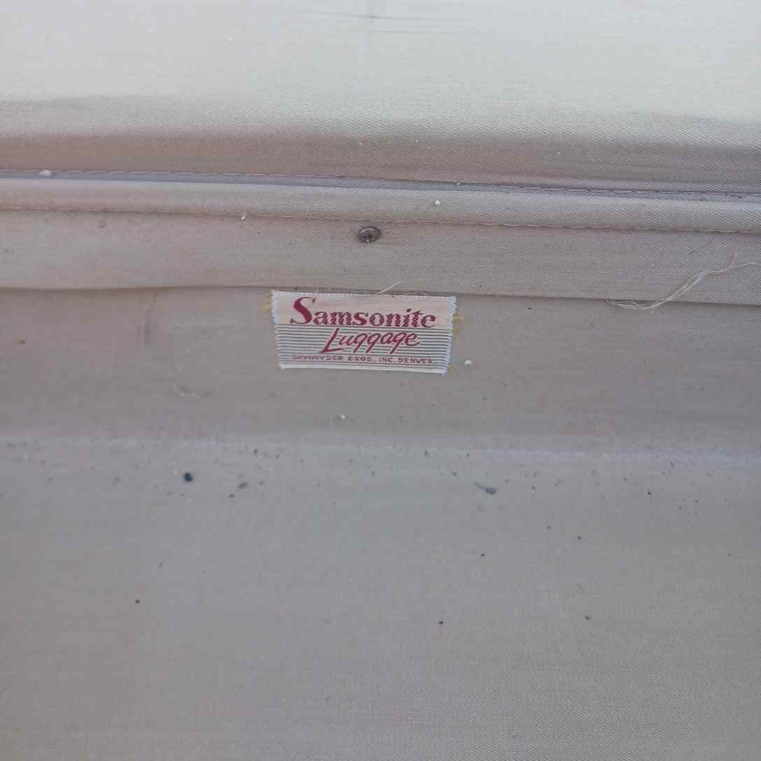 Vintage Samsonite Suitcase Luggage Shwayder Bros. Inc Model 4637