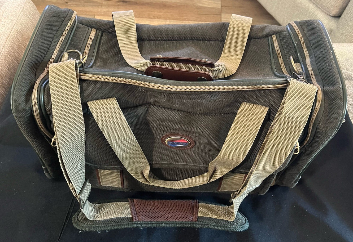 American Tourister Dark Olive Khaki Cordura Duffel Overnight Luggage Bag Pockets