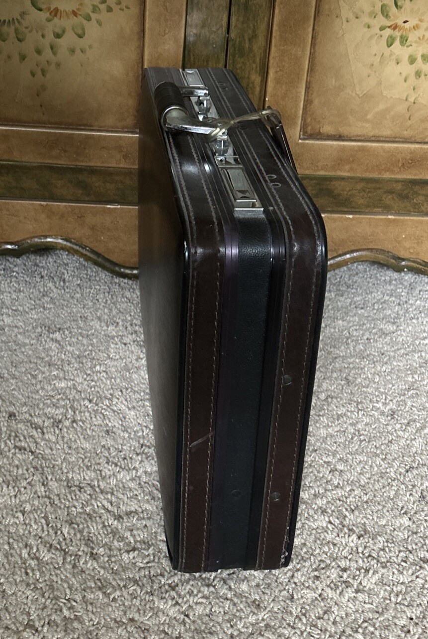 1980’s Vintage Platt Brown Lawyer Business Briefcase Attache Case With Lock NICE