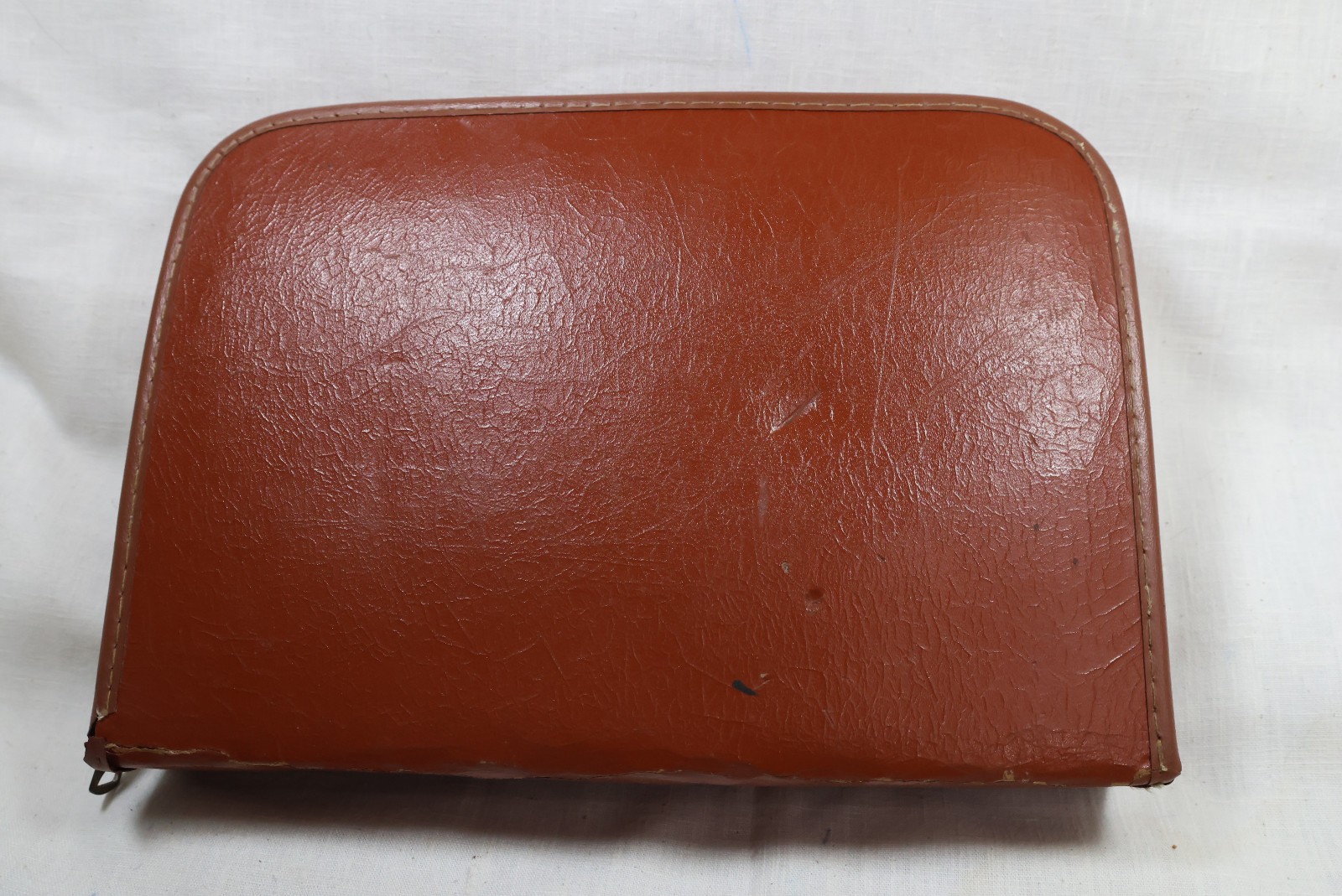 Travel Case for Mens Toiletry Zippered Vintage VTG leather 9″ x 6″ size w/ acces
