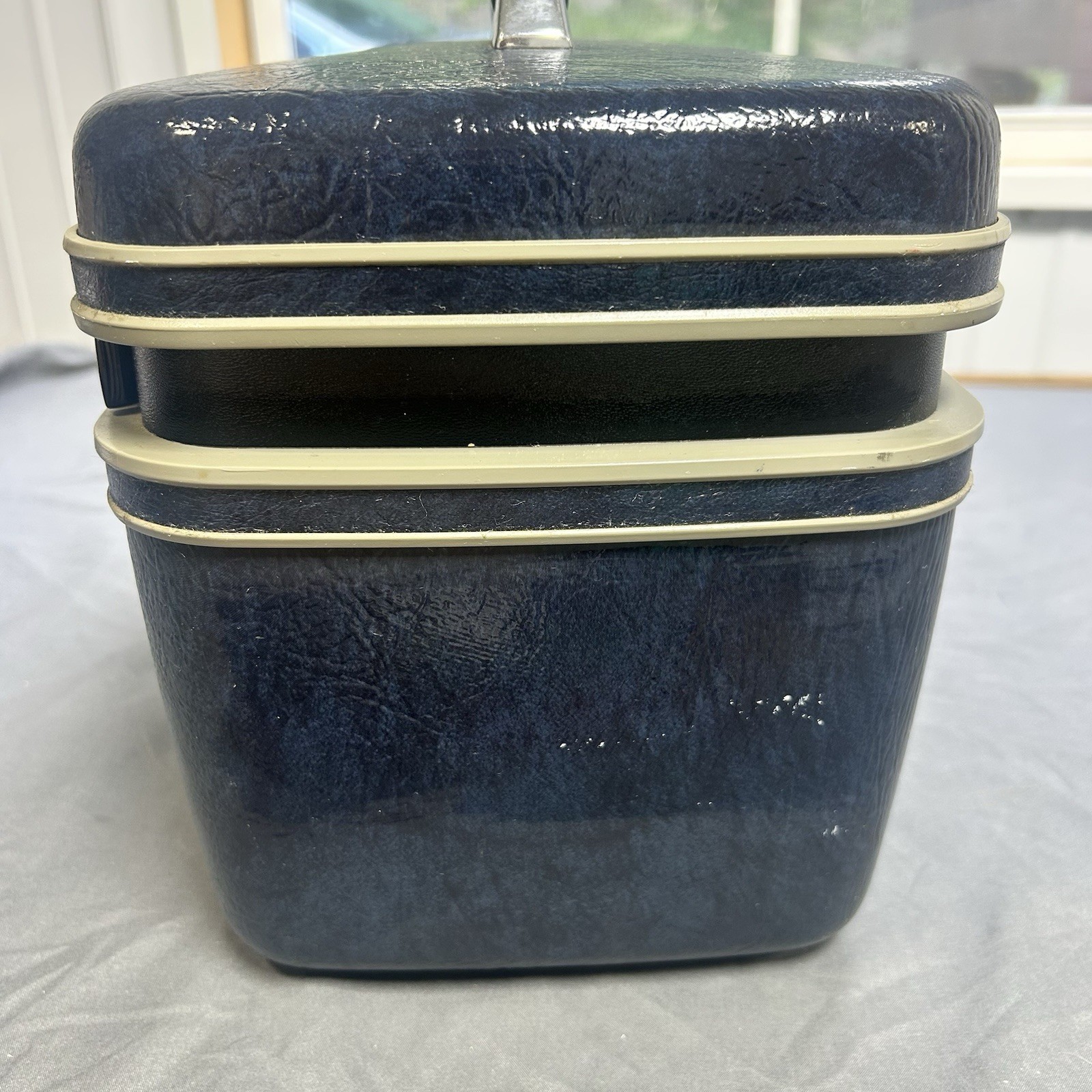 Vtg Samsonite Silhouette Navy Blue Faux Leather Train Case Carry On Suitcase Bag