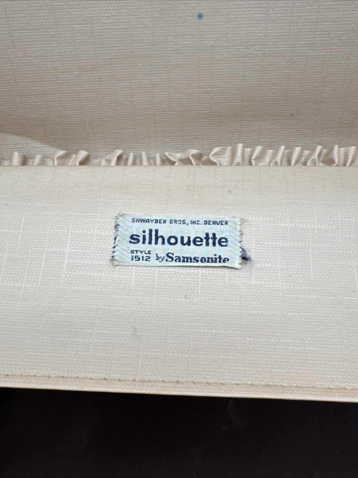 Vtg Samsonite Silhouette White Ivory Cream Train Cosmetics Makeup Case NO Keys
