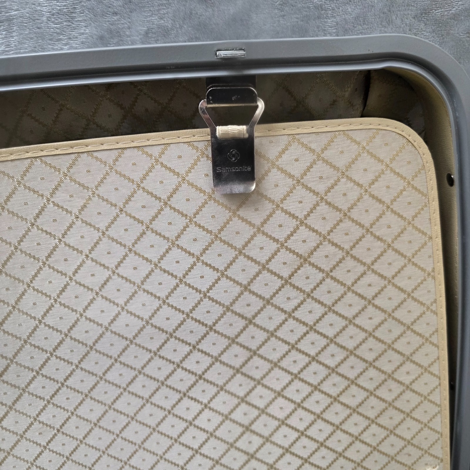 Vintage Samsonite Series 3600 Gray Black Hard Shell Suitcase Luggage – 28x20x9