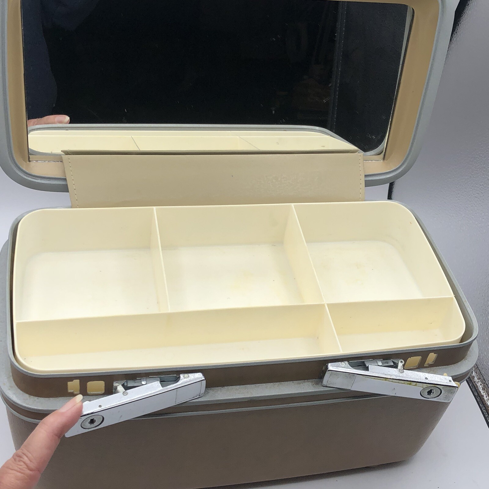 Samsonite Travel Vanity Case Brown With Mirror And Insert Divided Tray