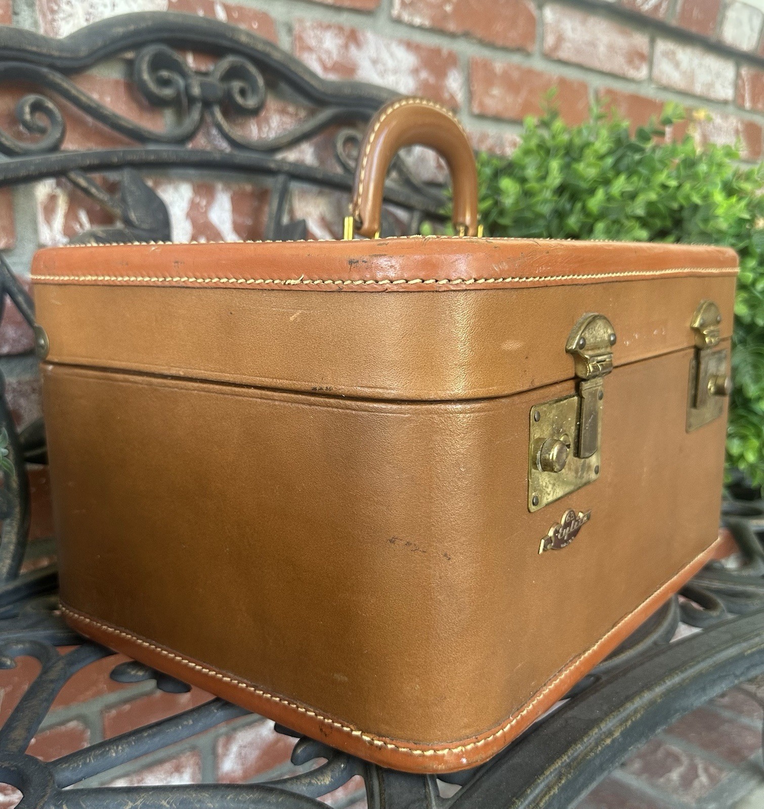 Vintage Stylite Vanity Train Case; Burnt Caramel W/Dark Tan Interior & Mirror