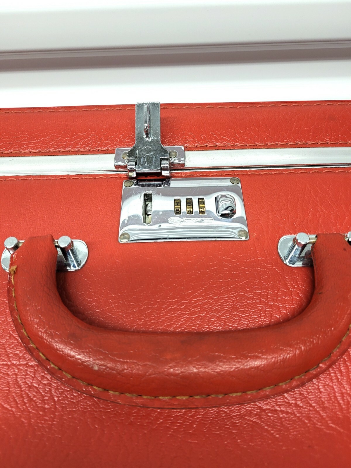Vintage 1960s Ventura Red Rockabilly Retro Travel Suitcase Luggage Bag Large