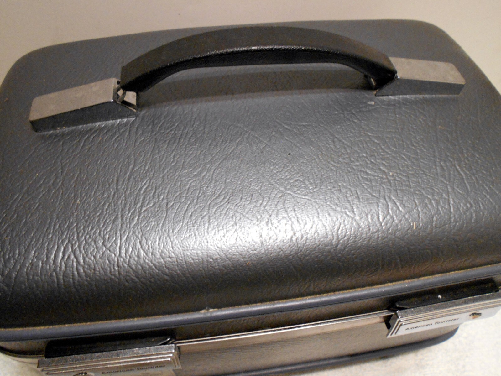VTG American Tourister Train Cosmetic Case Luggage W/ Tray Silver BLue Color