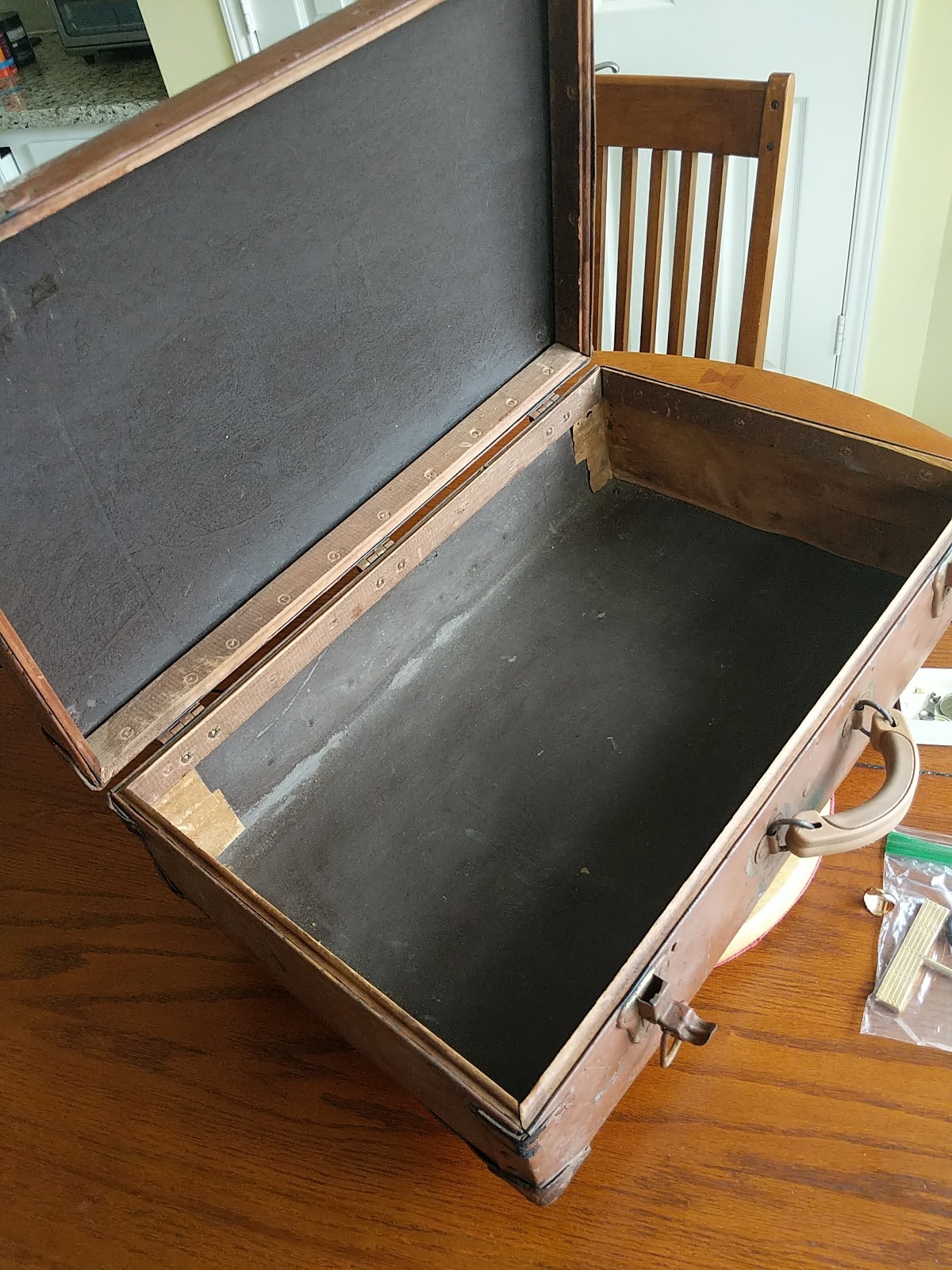 Suitcase Vtg 22x13x7 hardside retail display store photo prop Old c1920 antique