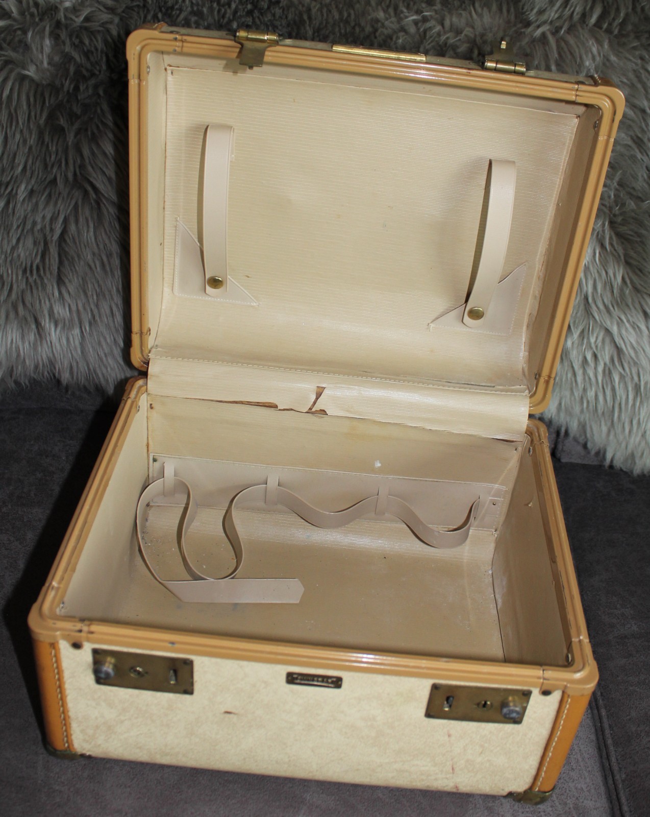 Vtg Towncraft Train Case Cosmetic Makeup Luggage Suitcase Travel Bag NO KEY