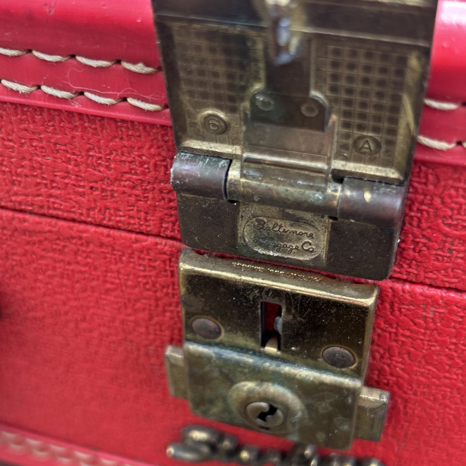 Rare Vintage RETRO RED STARLINE SUITCASE With Feet 1950-60s Hippie End Table