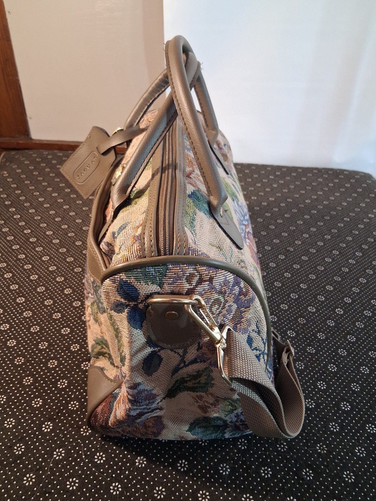 Vintage Jaguar Luggage Floral Tapestry Zip Duffel Travel Bag – 1980’s