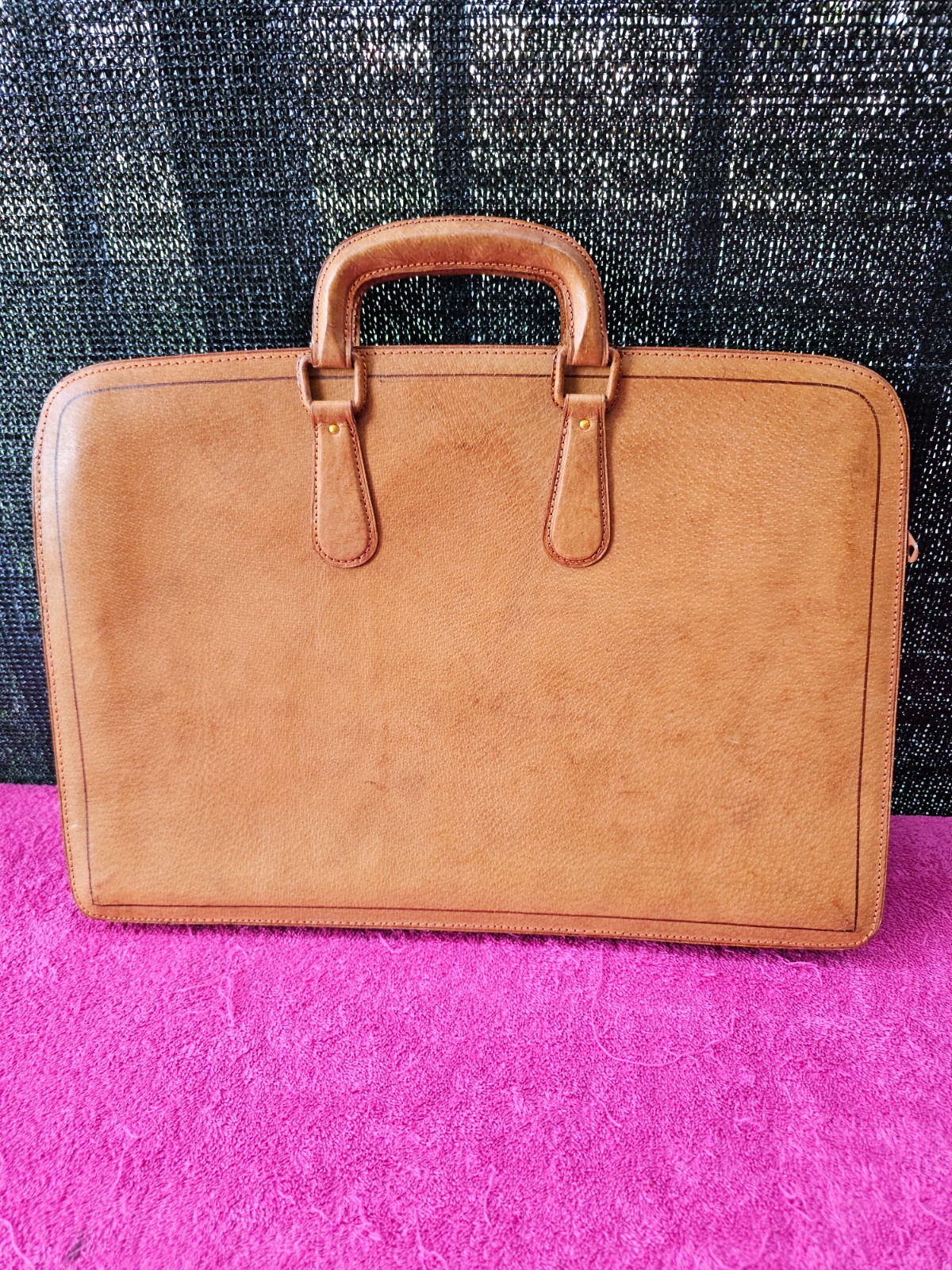 Golden Leaf Genuine Leather Briefcase 17″ Color Tan -Model A4225PZ04 Vintage 60s