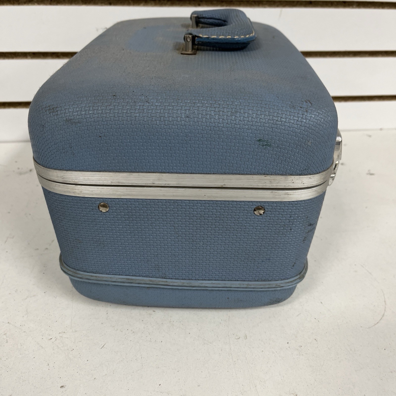 VTG Ski-line By Neevel Train Case Travel Bag Makeup Carry On Blue Hard Shell