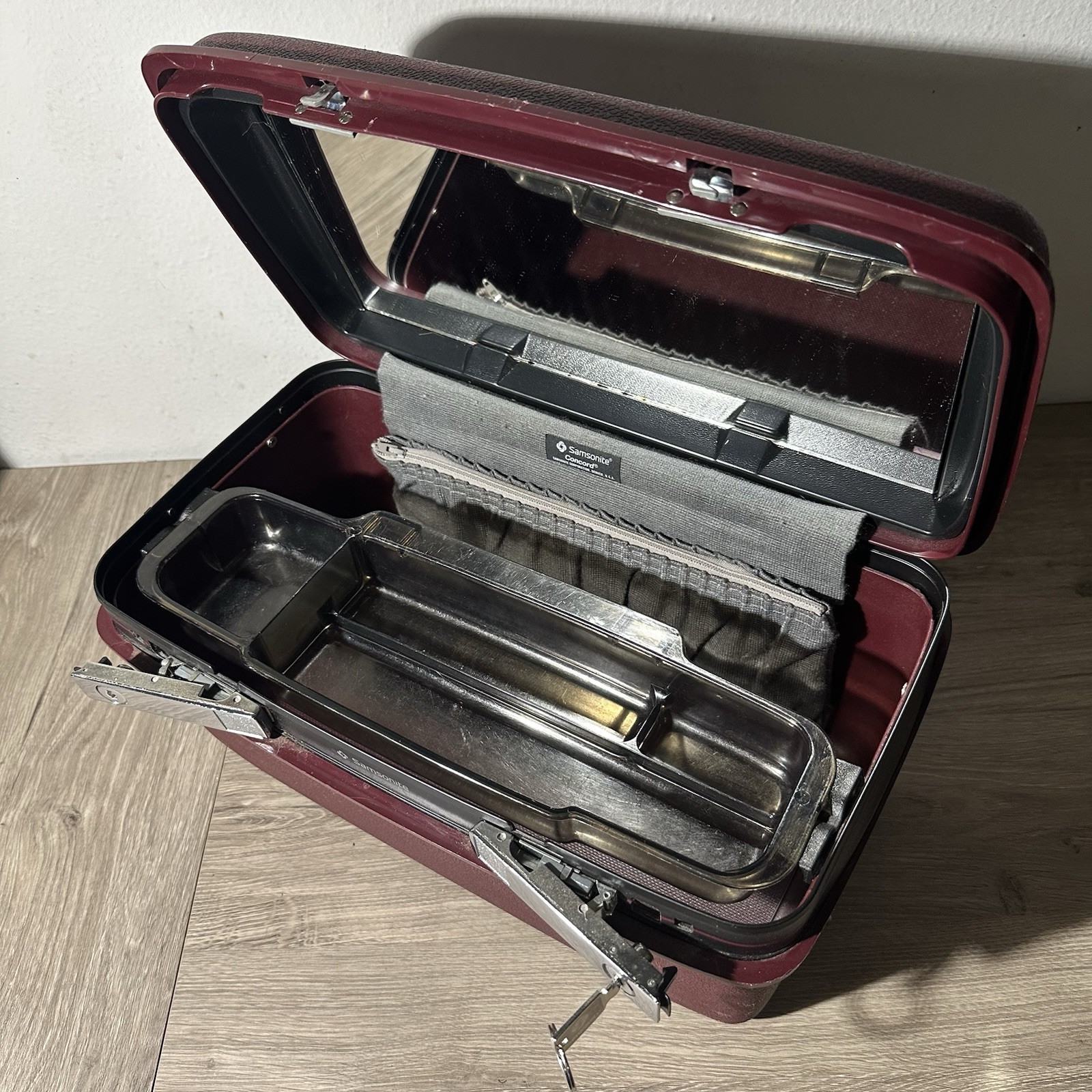 Vintage Samsonite Concord Burgundy Train Case With Mirror, Tray, And Key