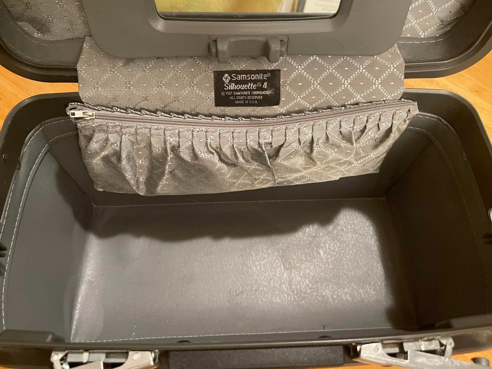 Vintage 1987 Samsonite Silhouette 4 Train Case w/Mirror & Tray Mauve Rose USA