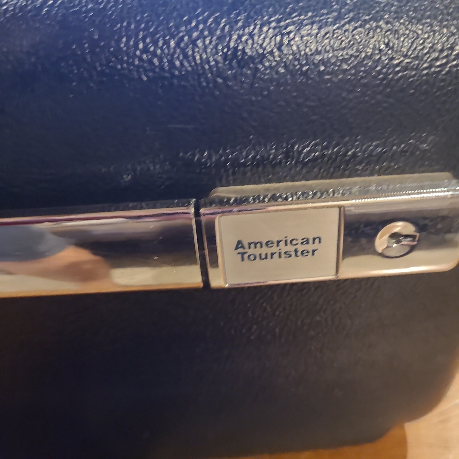 VTG American Tourister Contour Carry On Suitcase Makeup Hard Case Black 9x14x9