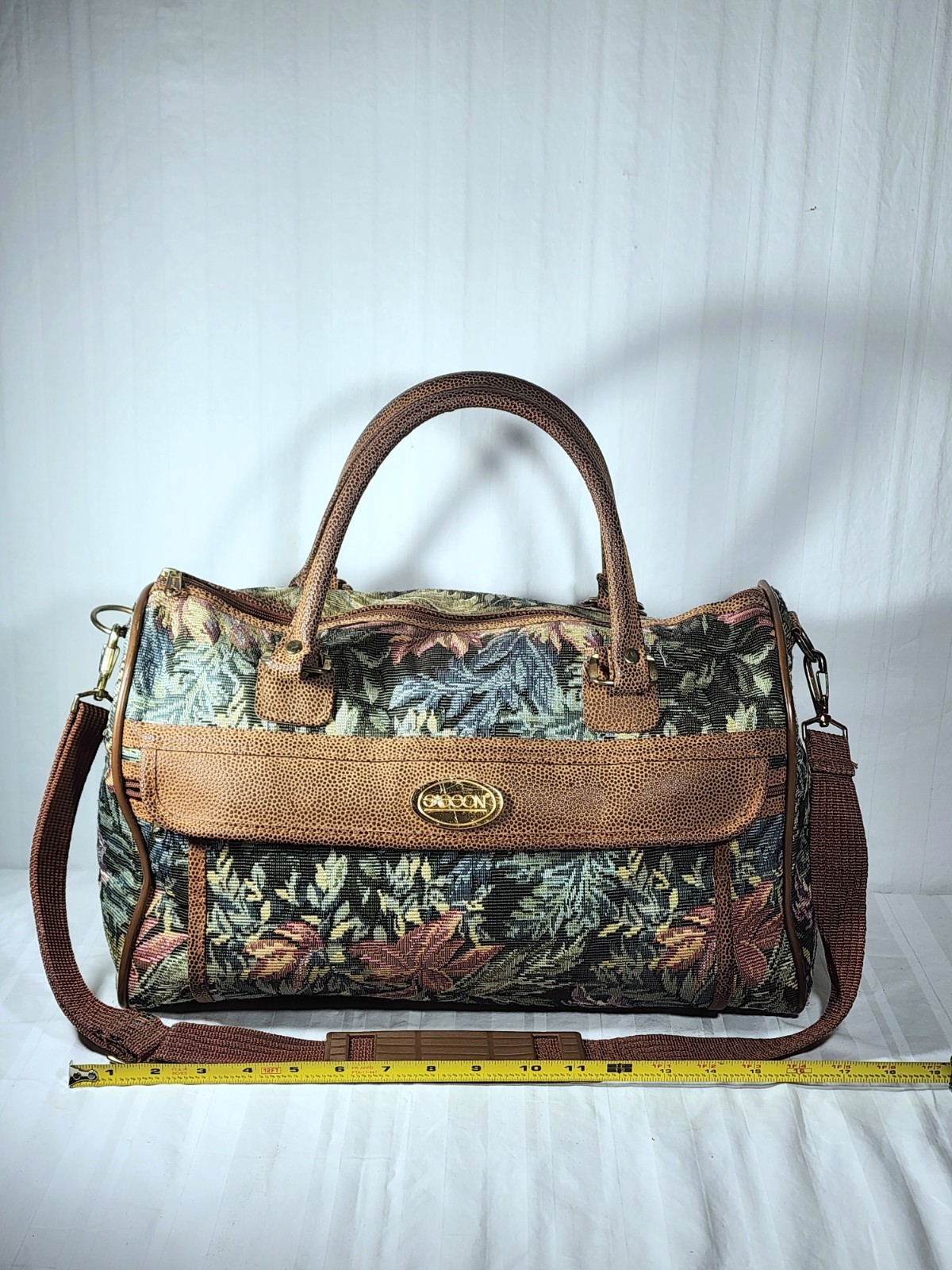 Vtg Sasson luggage Tapestry Fabric with Brown Trim Duffle Carry On Travel Bag
