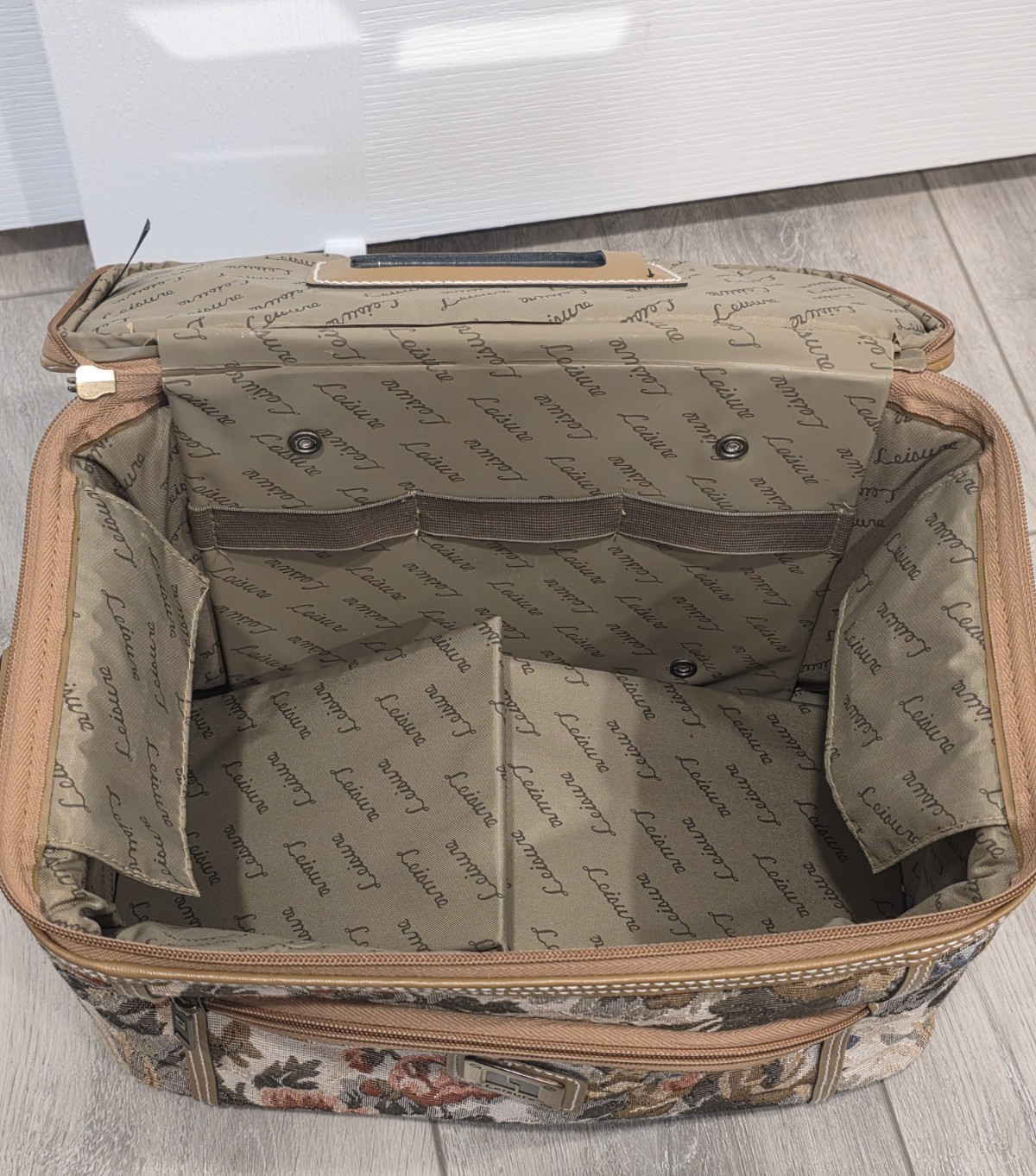 Vintage Leisure Luggage Int. Tapestry Train Case Cosmetic Vanity Bag Floral