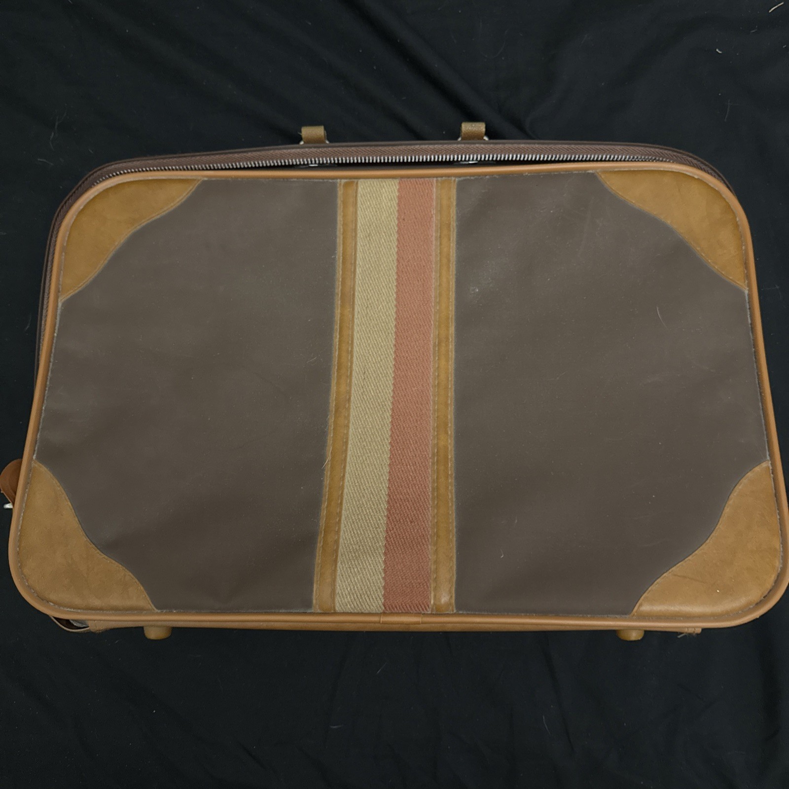 Vintage Brown Travel Carry On Garment Case Suitcase Made In Taiwan R.O.C.