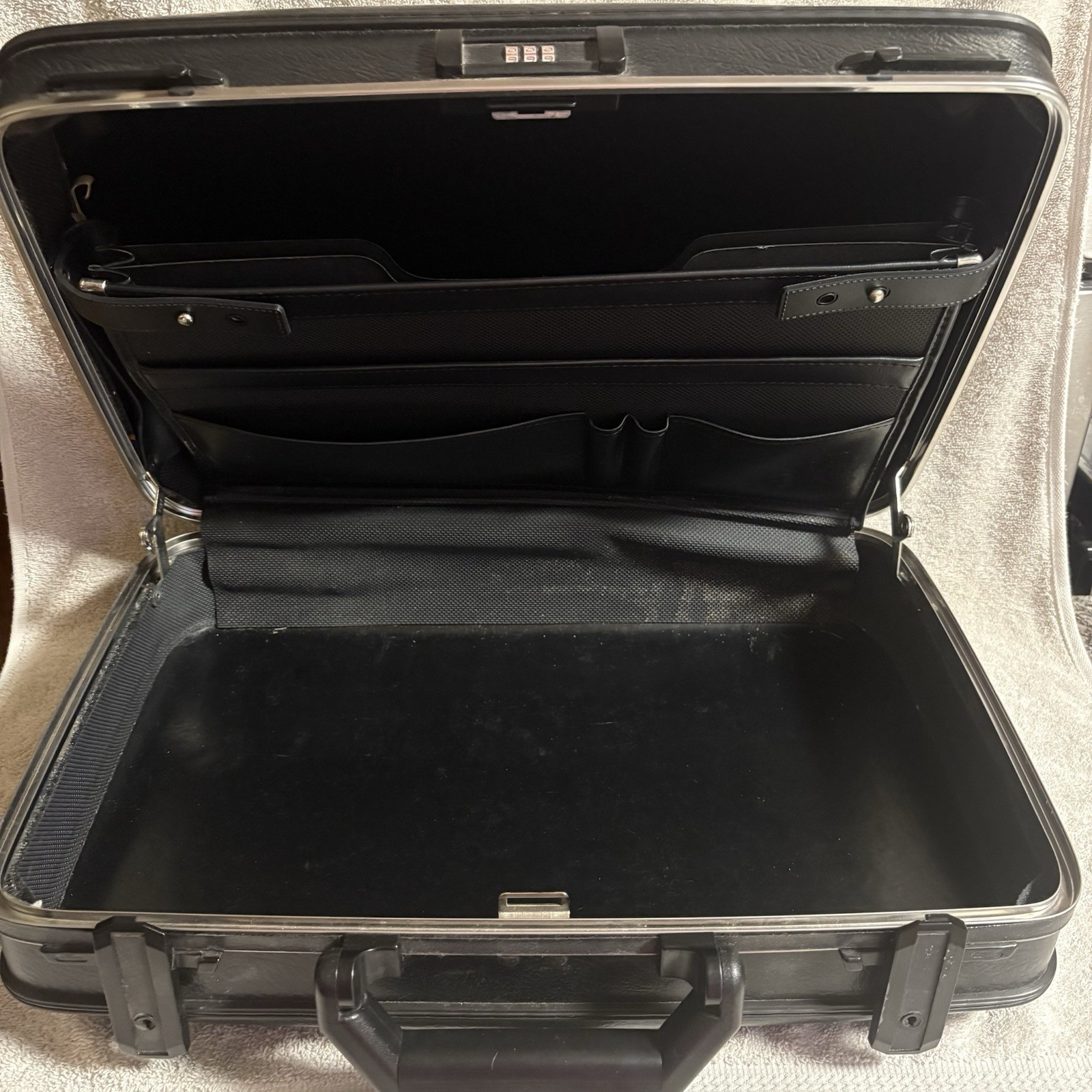 Vintage American Tourister Hardshell Briefcase Attache Combination Lock Black